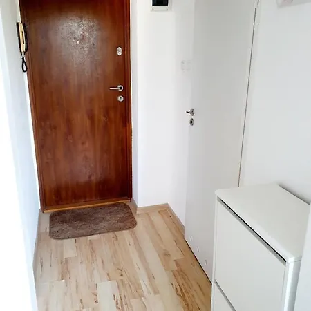 Center Apartment, Balcony Twarda アパート *